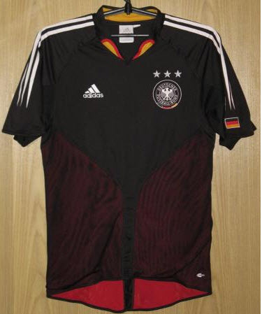 Das schwarze EM 2004 Trikot