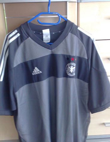 Das graue WM 2002 Trikot