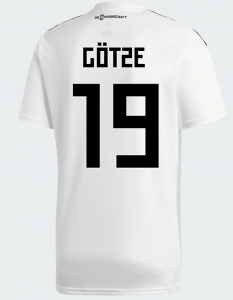Mario Götze trägt die Rückennummer 19 auf seinem Trikot.