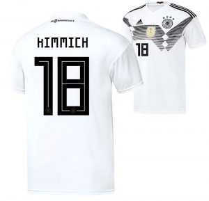 Im DFB Trikot trägt Joshua Kimmich die Nummer 18 auf dem Rücken.