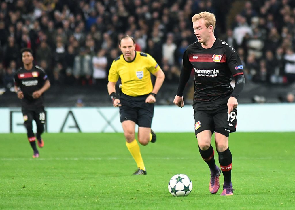 Julian Brandt mit der Nummer 19 auf dem Bayer 04 Leverkusen Trikot (Foto shutterstock)