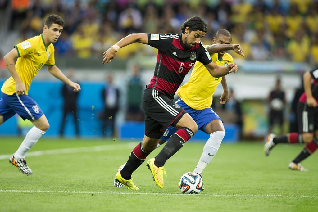 Weltmeister Sami Khedira mit der Nummer 6 auf dem DFB Trikot 2018.