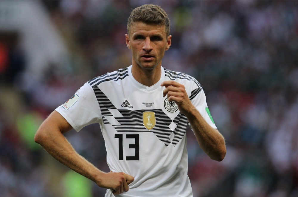 Thomas Müller mit der Nummer 13 auf dem Deutschland Trikot gegen Mexiko beim 1.Gruppenspiel bei der Fußball WM 2018 - Deutschland verliert im weißen WM-Trikot mit 0:1. (Marco Iacobucci EPP / Shutterstock.com)