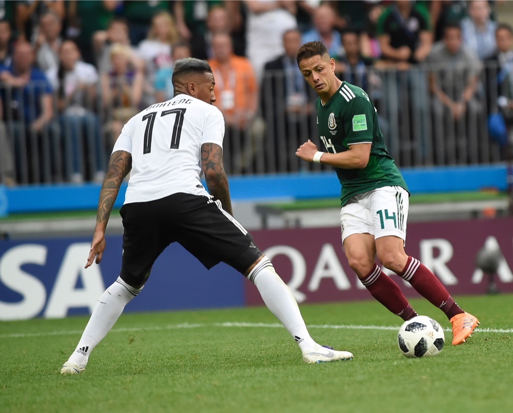 Jerome Boateng mit der Nummer 17 auf dem Deutschland Trikot gegen Mexiko beim 1.Gruppenspiel bei der Fußball WM 2018 - Deutschland verliert im weißen WM-Trikot mit 0:1. (Marco Iacobucci EPP / Shutterstock.com)