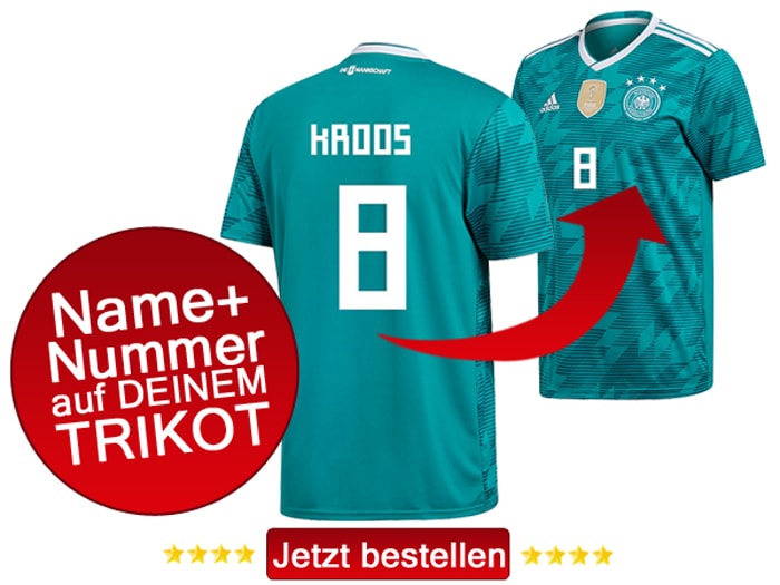 Das neue grüne Awaytrikot 2018 von adidas, hier mit Beflockung von Toni Kroos mit der Rückennummer 8.